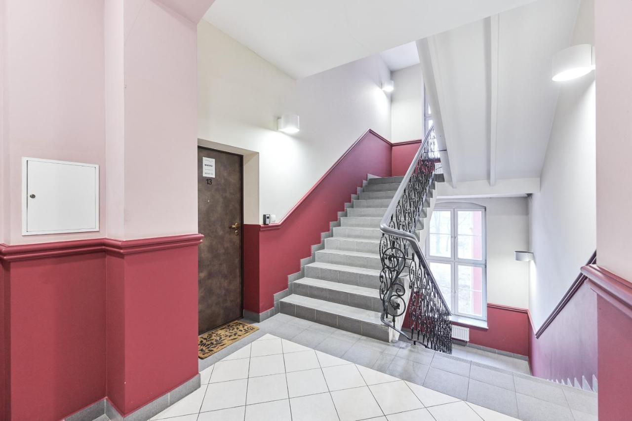 Center Railway Station Pilsudskiego By Renters